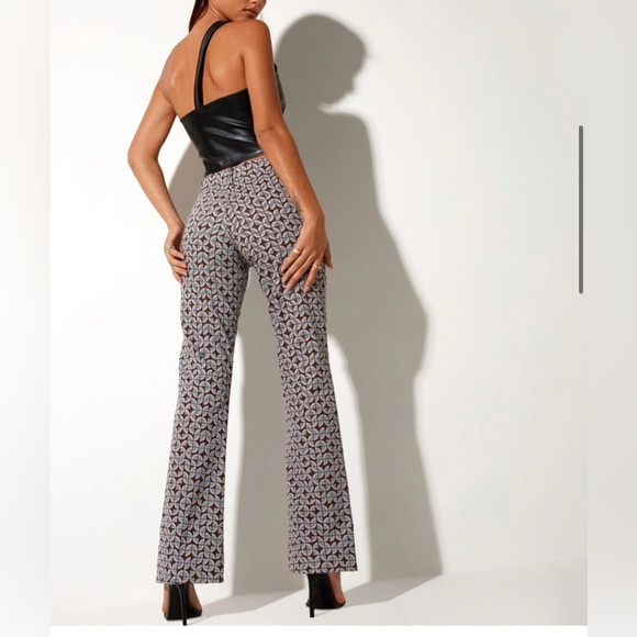 🆕Motel Women’s Low Rise Flare Trousers Retro Print Size S - Picture 2 of 7
